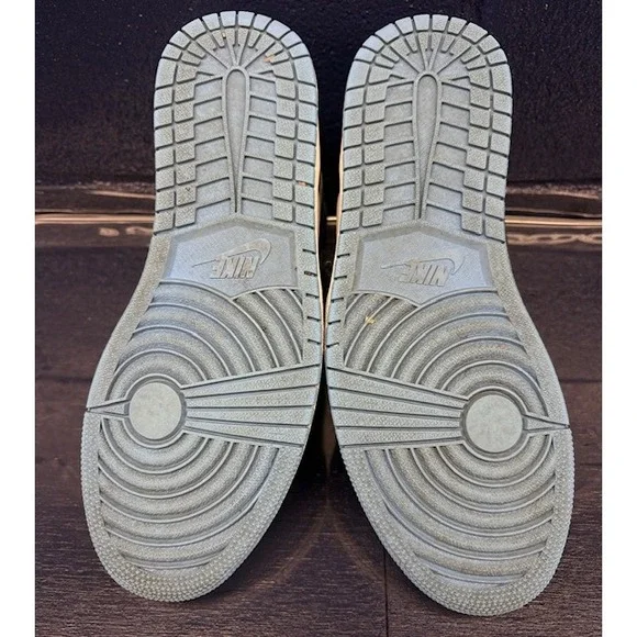 Jordan 1 Retro High OG University Blue 555088-134 Mens sneakers size 10 - Picture 7 of 8